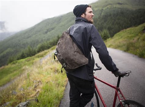 the independent messenger bags.